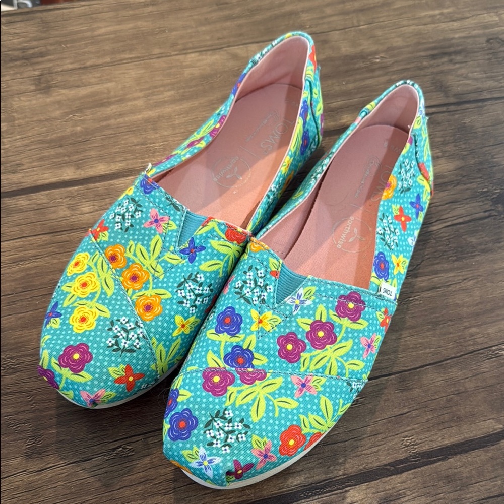 Toms Floral Women's Shoes - Picture 2 of 10
